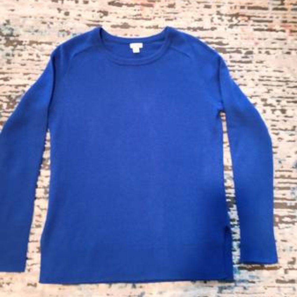 Woman's Cashmere Sweater   Size Med